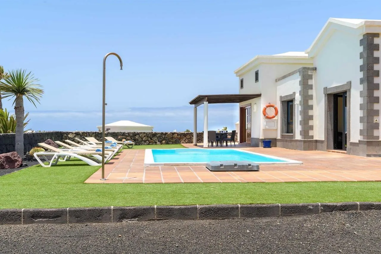 Villa Esterlicia Playa Blanca  Spain