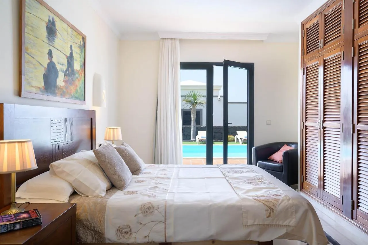 Villa Esterlicia Playa Blanca  Spain