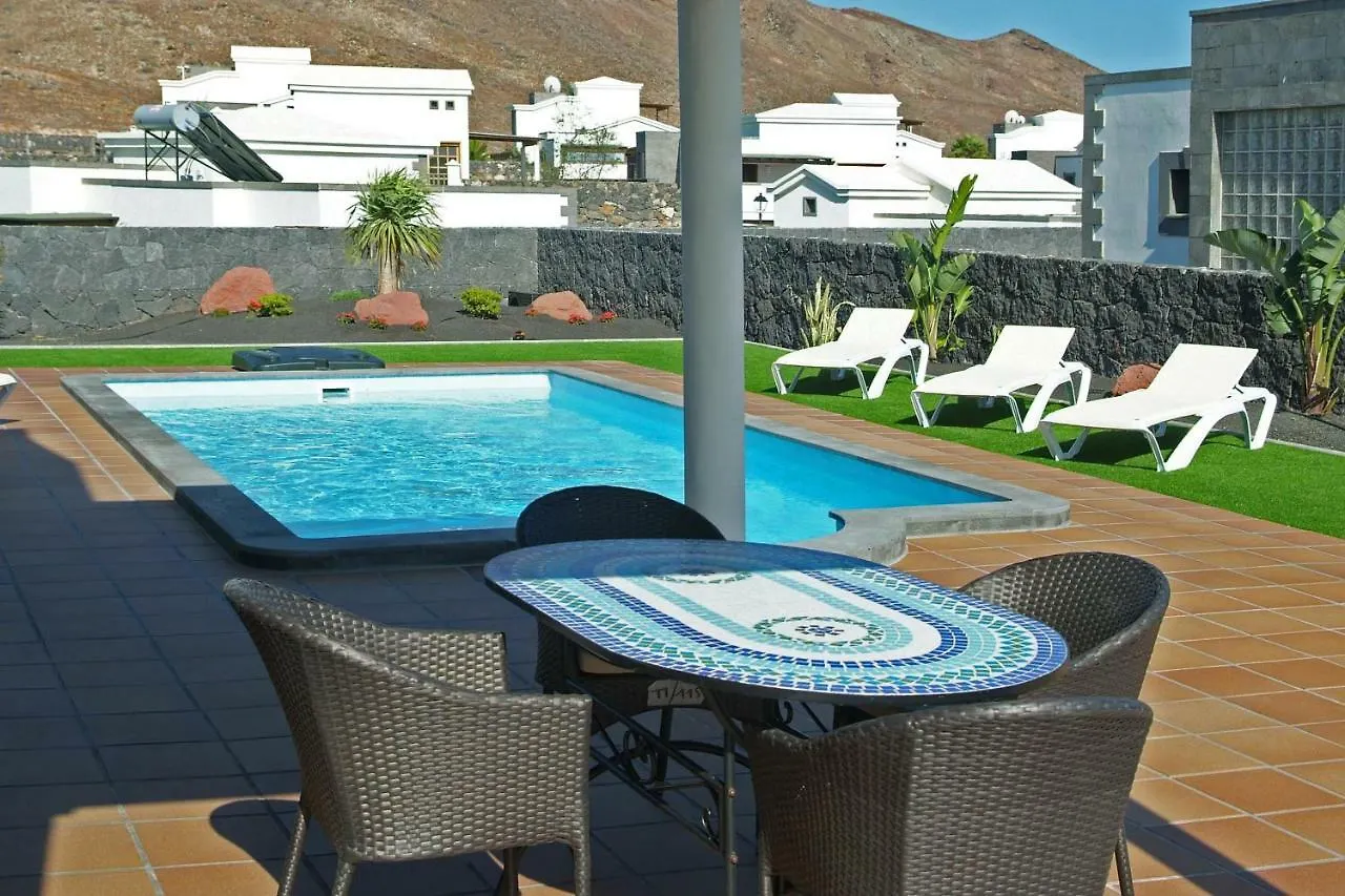 Villa Esterlicia Playa Blanca  España